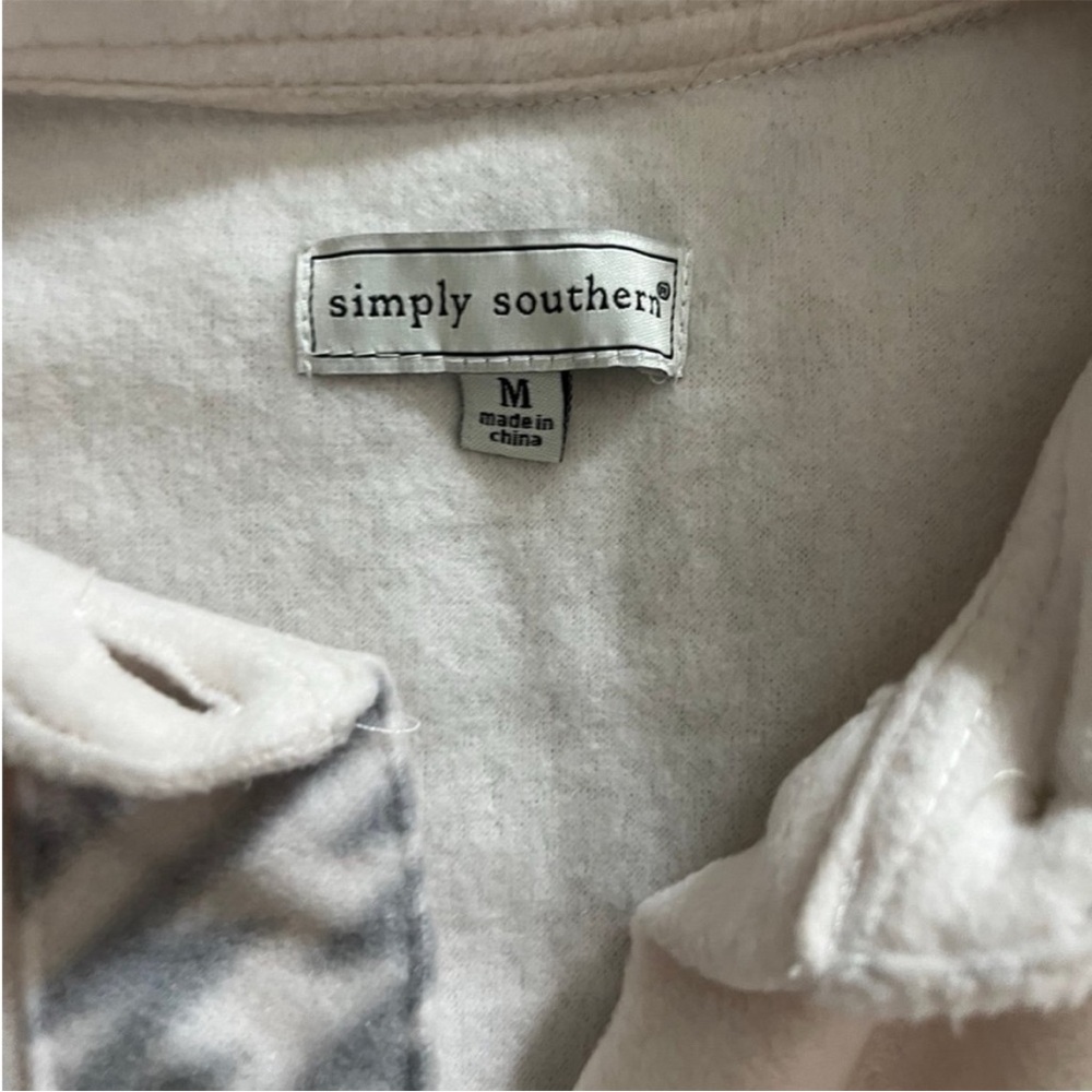 Simply Southern White Button-Up with Stylish Accents - Picture 3 of 4